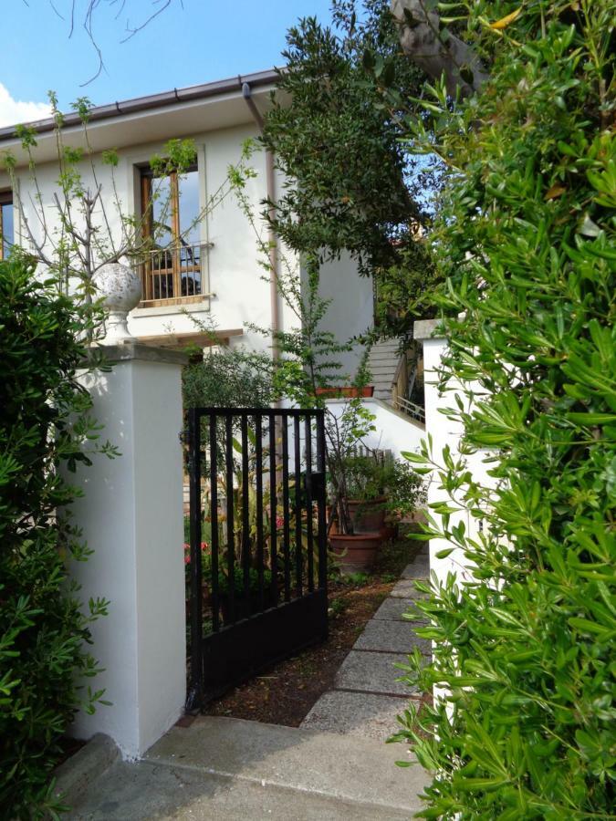 Ferienwohnung La Casa Di Nina Quercianella Exterior foto